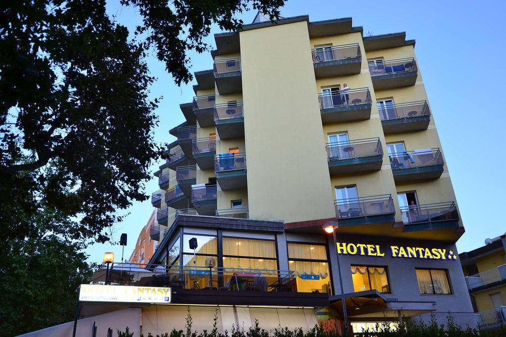 Hotel Fantasy Rimini Esterno foto